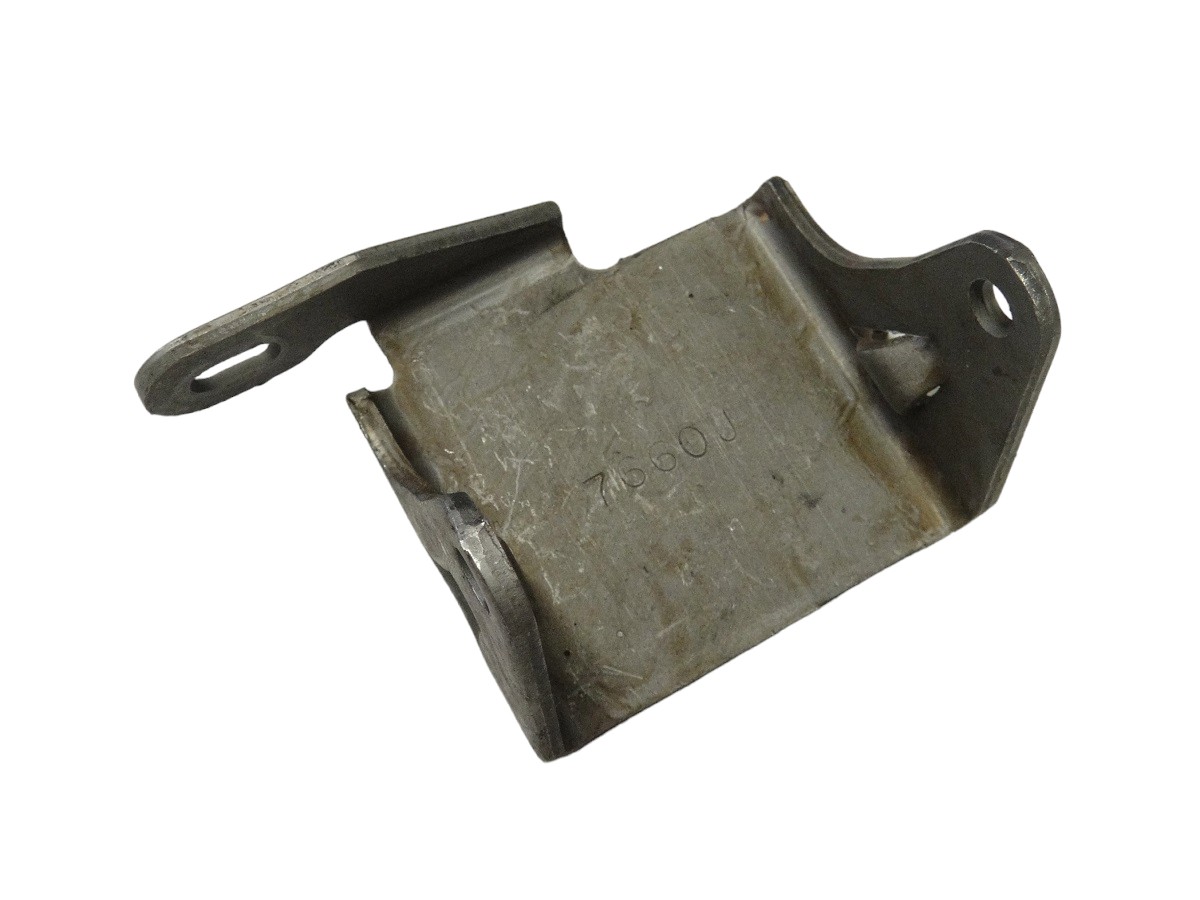 BISAGRA PUERTA INFERIOR DERECHA CHEVROLET S10