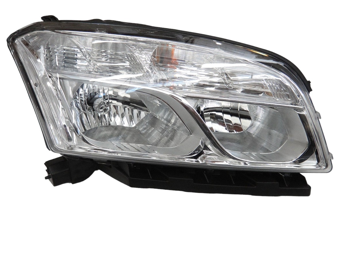 FARO SEMI OPTICO DERECHO CHEVROLET TRACKER 2013/2016