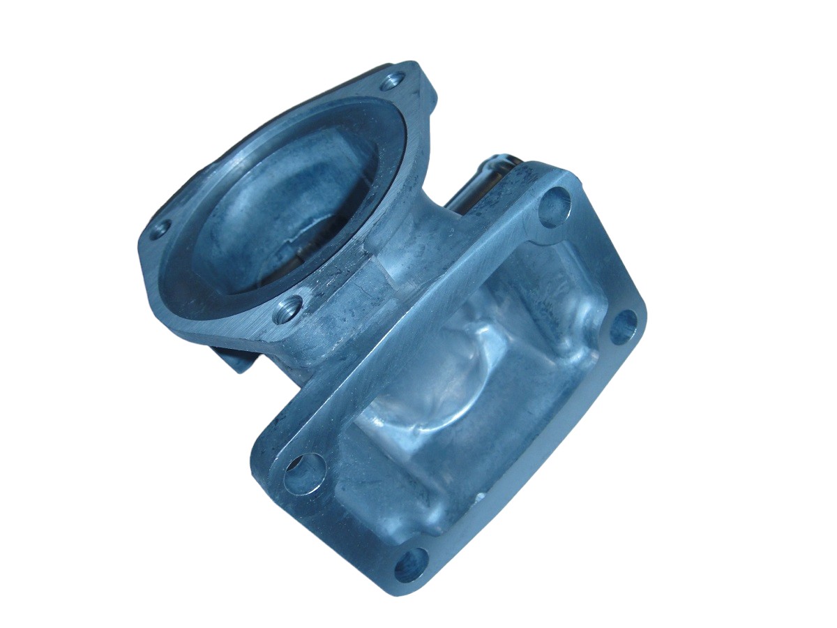 CAJA TERMOSTATO ISUZU 4BA1 2.8 (4 AGUJEROS)
