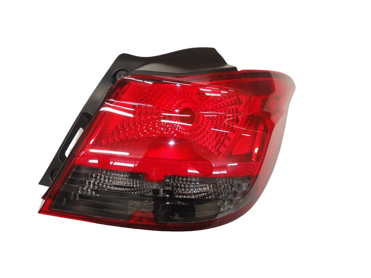 FARO TRASERO DERECHO CHEVROLET ONIX LTZ 2013/2017.
