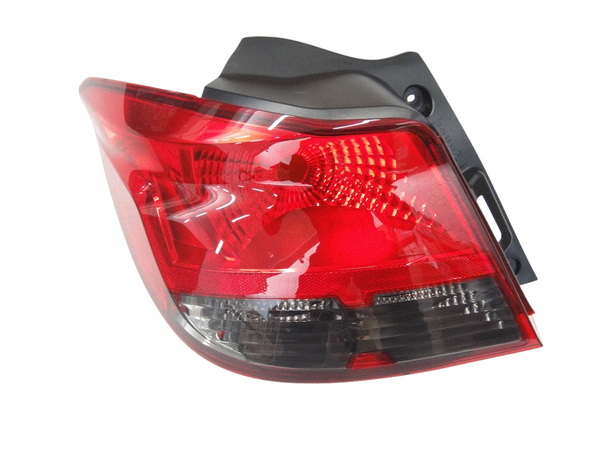 FARO TRASERO IZQUIERDO CHEVROLET ONIX LTZ 2013/2017