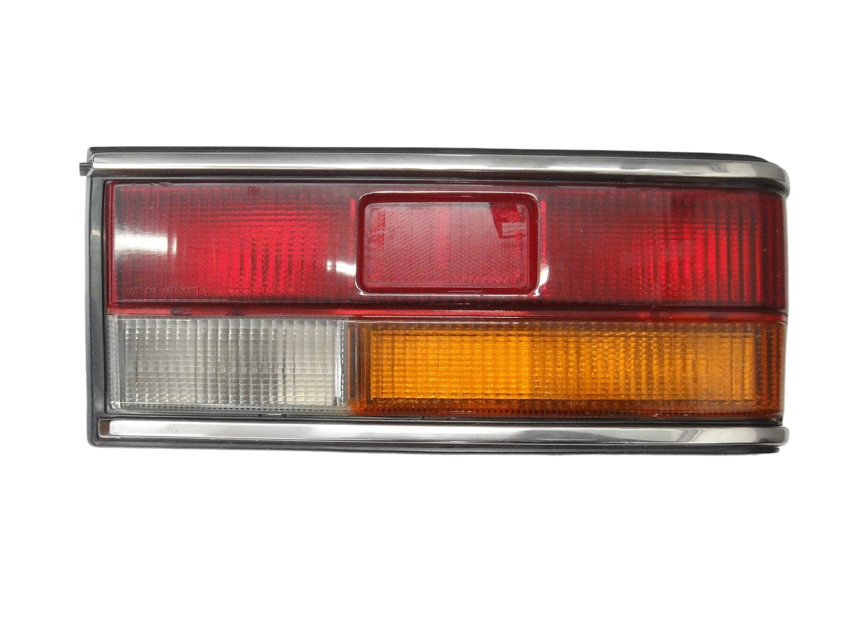 FARO TRASERO DERECHO ISUZU GEMINI 4 PUERTAS