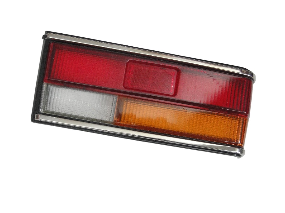 PLASTICO FARO TRASERO DERECHO ISUZU GEMINI 4 PUERTAS