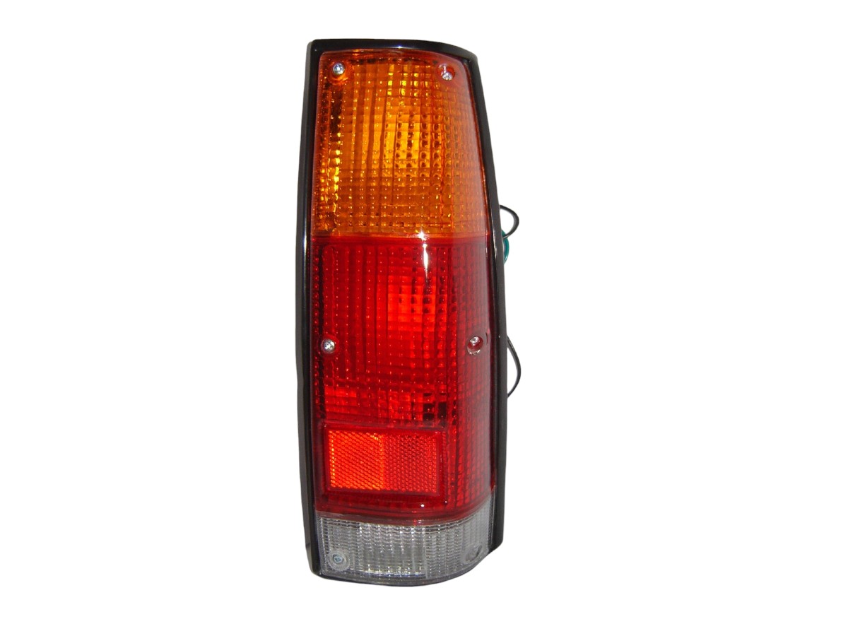 FAROL TRASERO DERECHO ISUZU KB 1981/1984