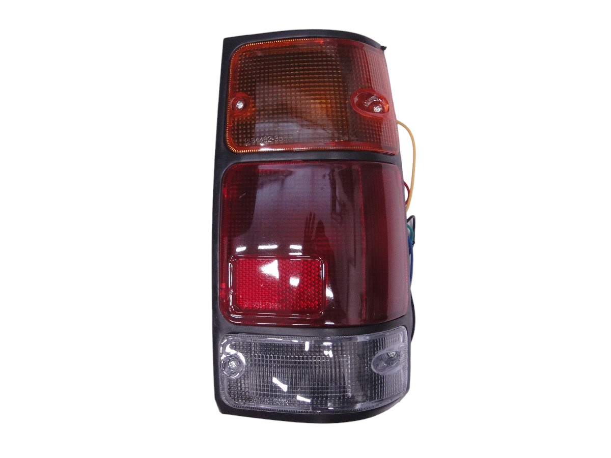 FAROL TRASERO DERECHO ISUZU TF 1991/1996 (NEGRO) *CHINO*