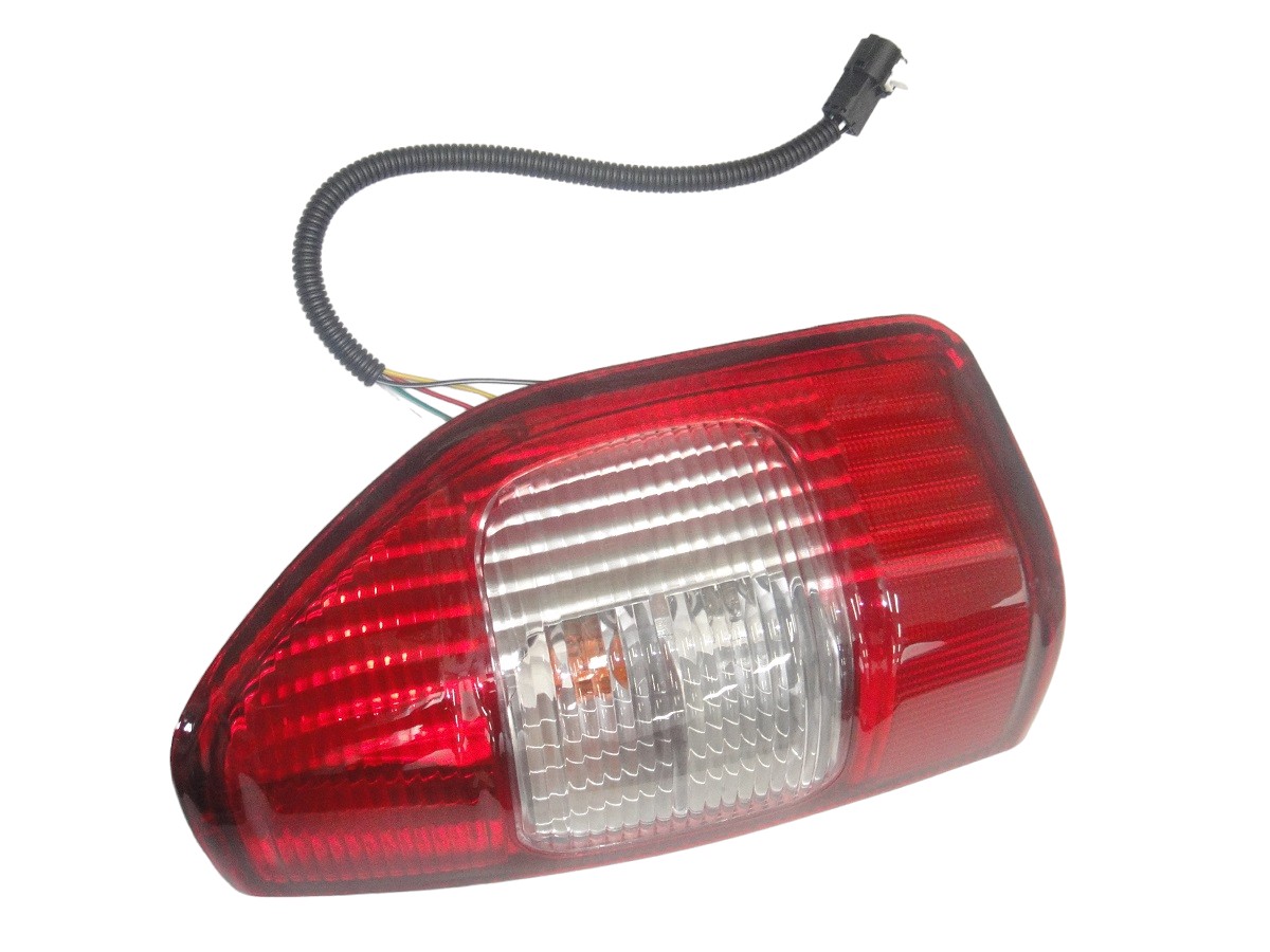 FAROL TRASERO DERECHO CHEVROLET D-MAX