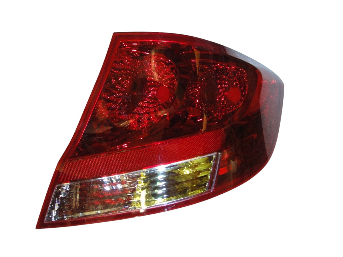 FARO TRASERO DERECHO CHEVROLET SAIL.