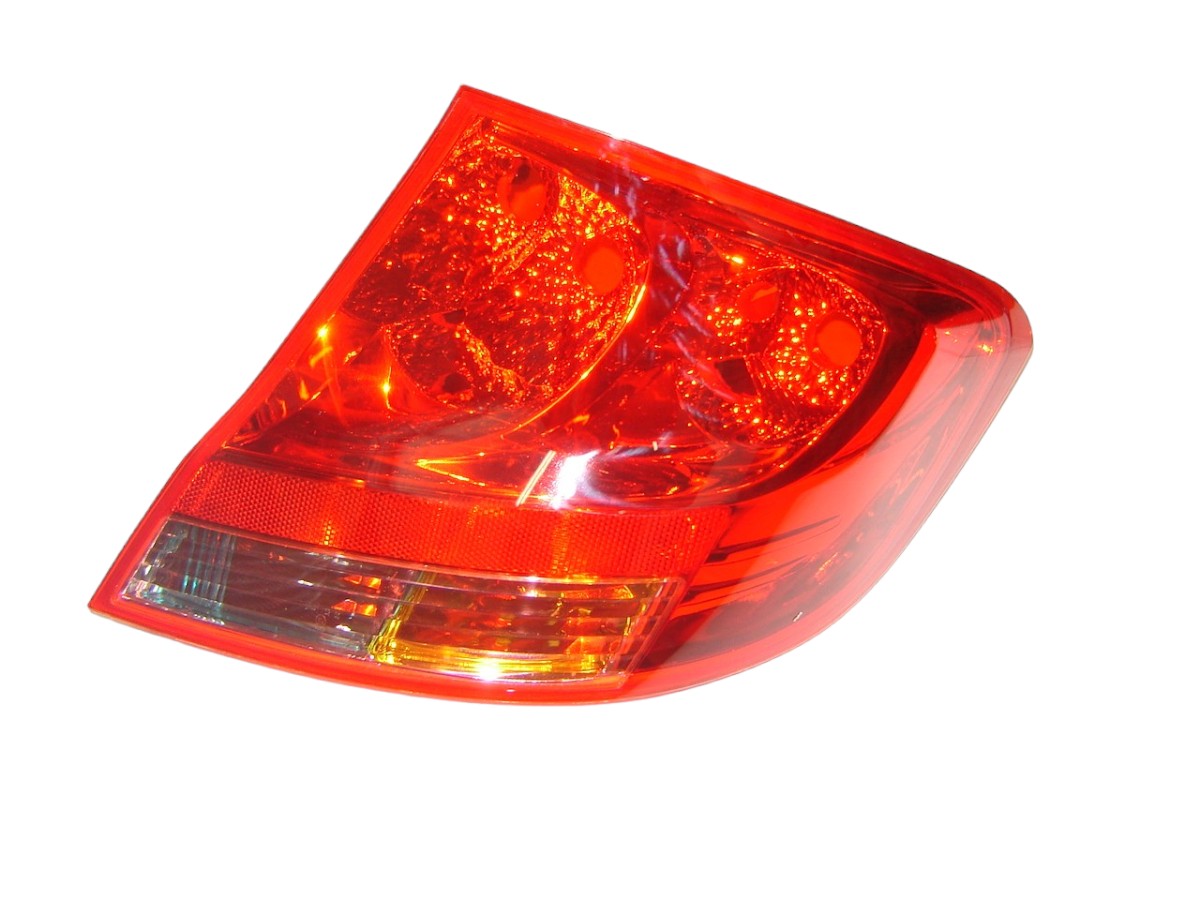 FAROL TRASERO DERECHO CHEVROLET SAIL (ROJO Y NARANJA)