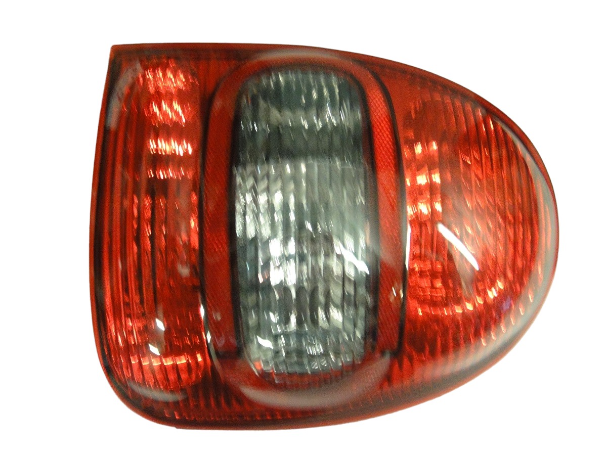 FARO TRASERO DERECHO CHEVROLET CORSA 3 PUERTAS 2000/2009