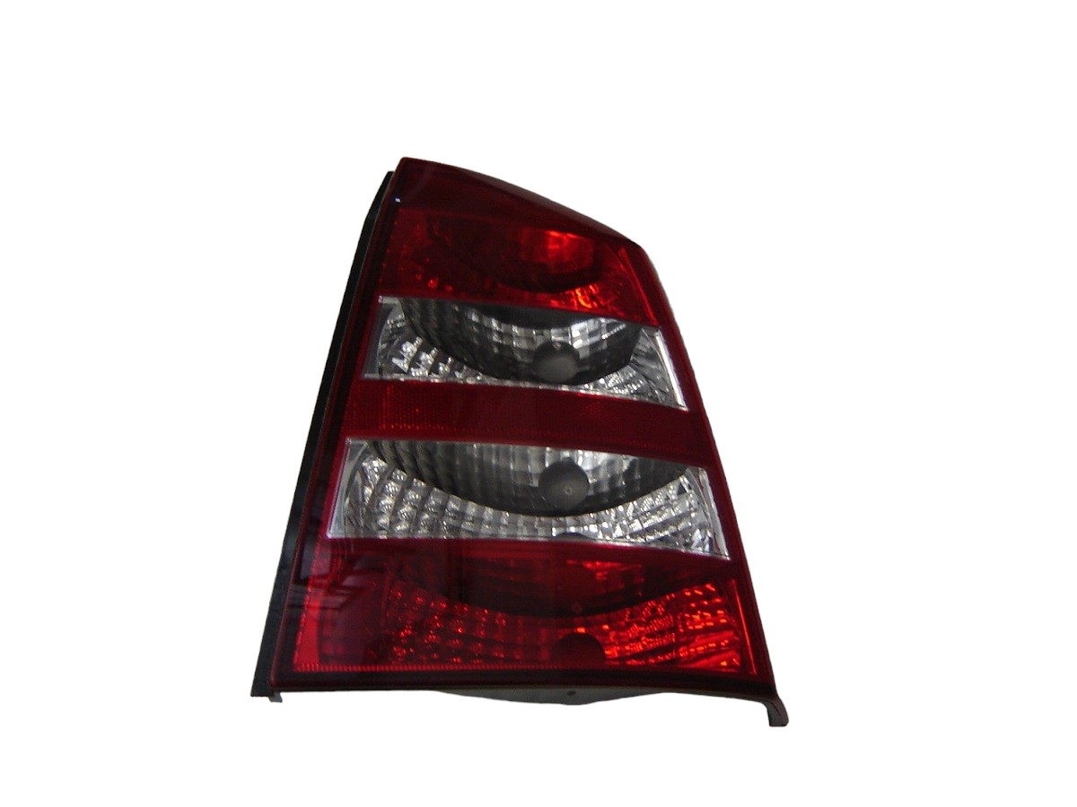 FARO TRASERO DERECHO CHEVROLET ASTRA 4P SEDAN 2003/