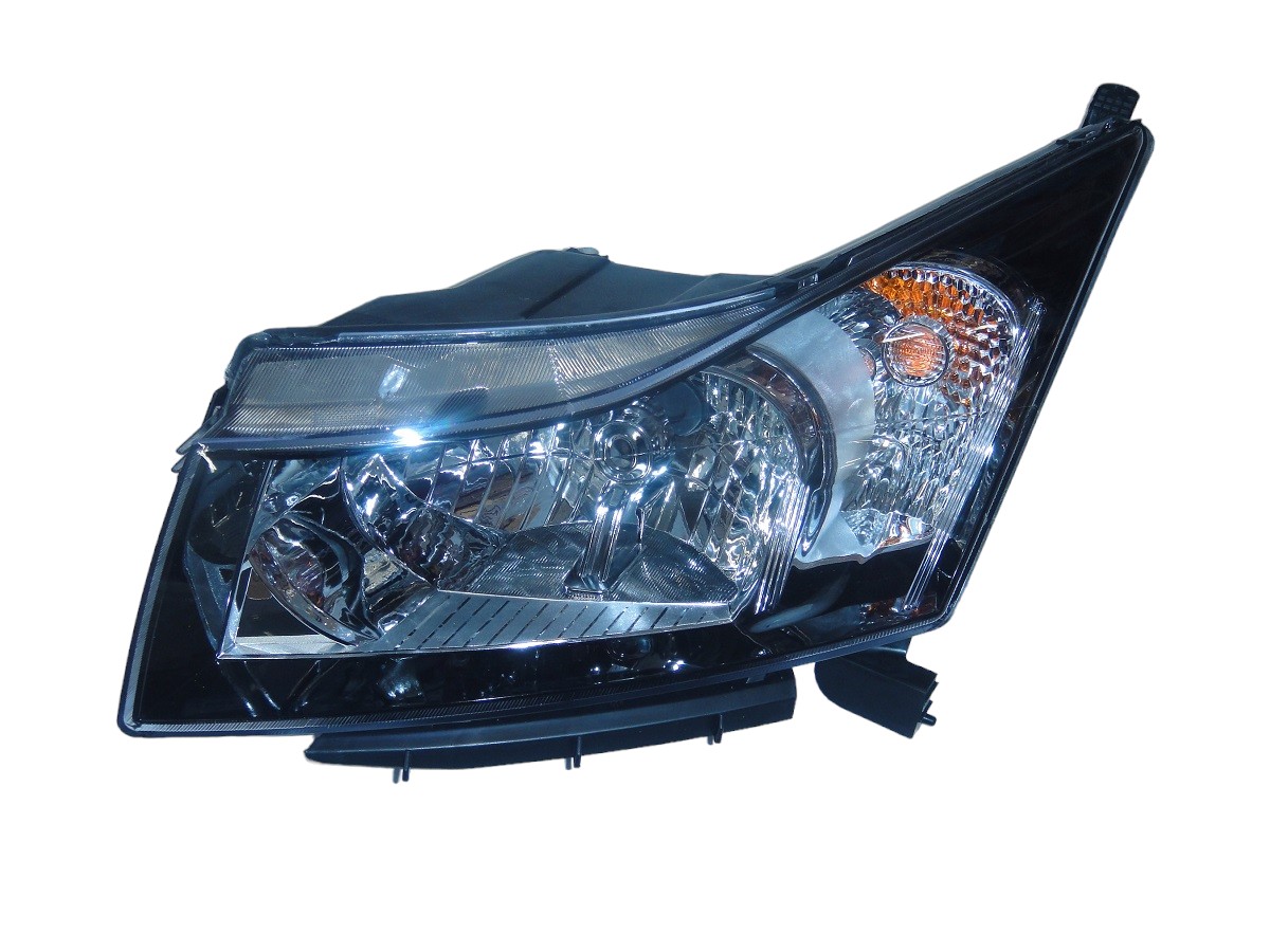 FARO S/OPT IZQUIERDO CHEVROLET CRUZE 2010/2013 (FONDO NEGRO)