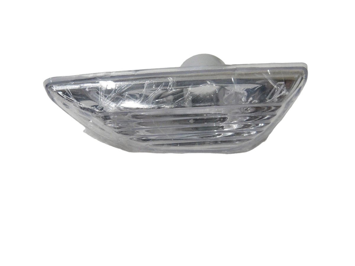 FARO SEÑALERO LATERAL IZQUIERDO CHEVROLET TRACKER 2013/2016