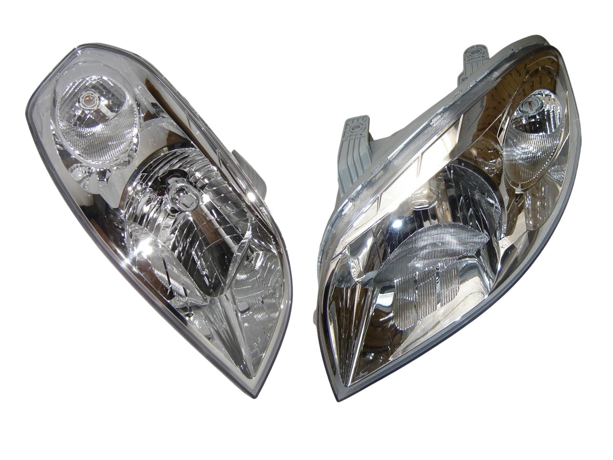 KIT FAROS SEMI OPTICOS CHEVROLET AVEO 2008 / 2011 TYC