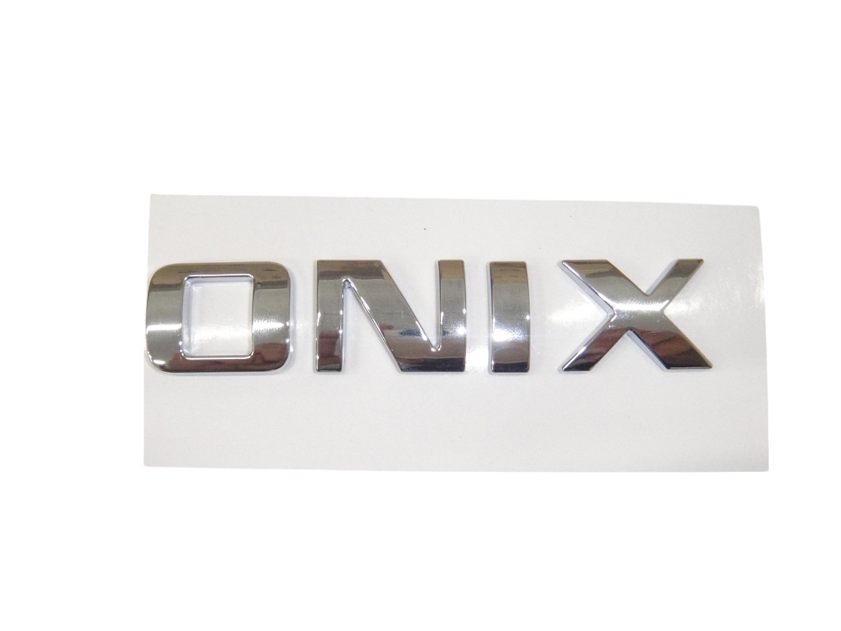 EMBLEMA DE PORTON TRASERO “ONIX” CHEVROLET ONIX 2021/