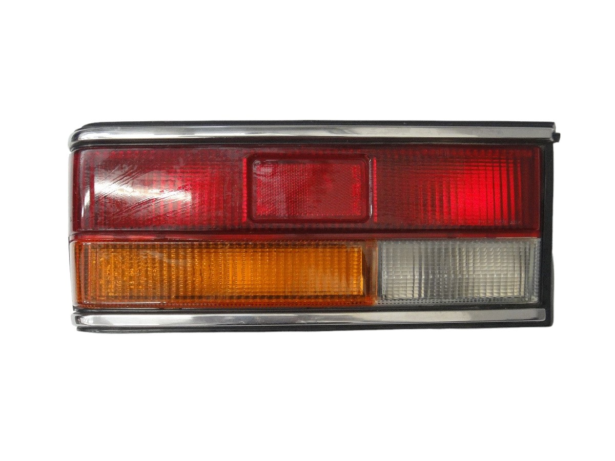 FARO TRASERO IZQUIERDO ISUZU GEMINI 4 PUERTAS