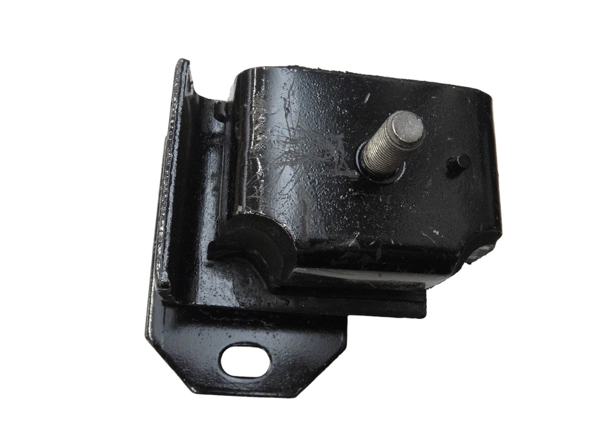 SOPORTE DELANTERO IZQUIERDO MOTOR ISUZU 4HF1/CH 7-110