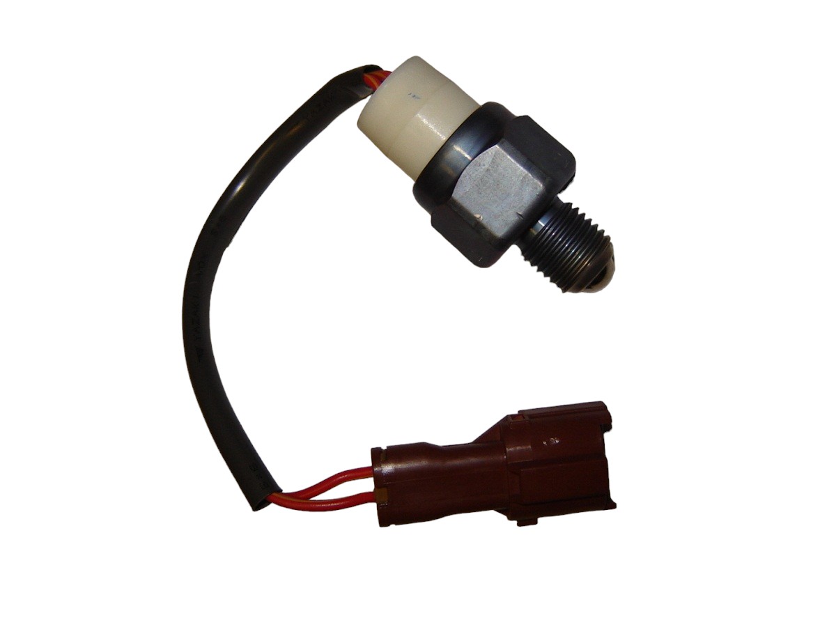 INTERRUPTOR LUZ MARCHA ATRAS CHEVROLET 5-90/NKR 2005/