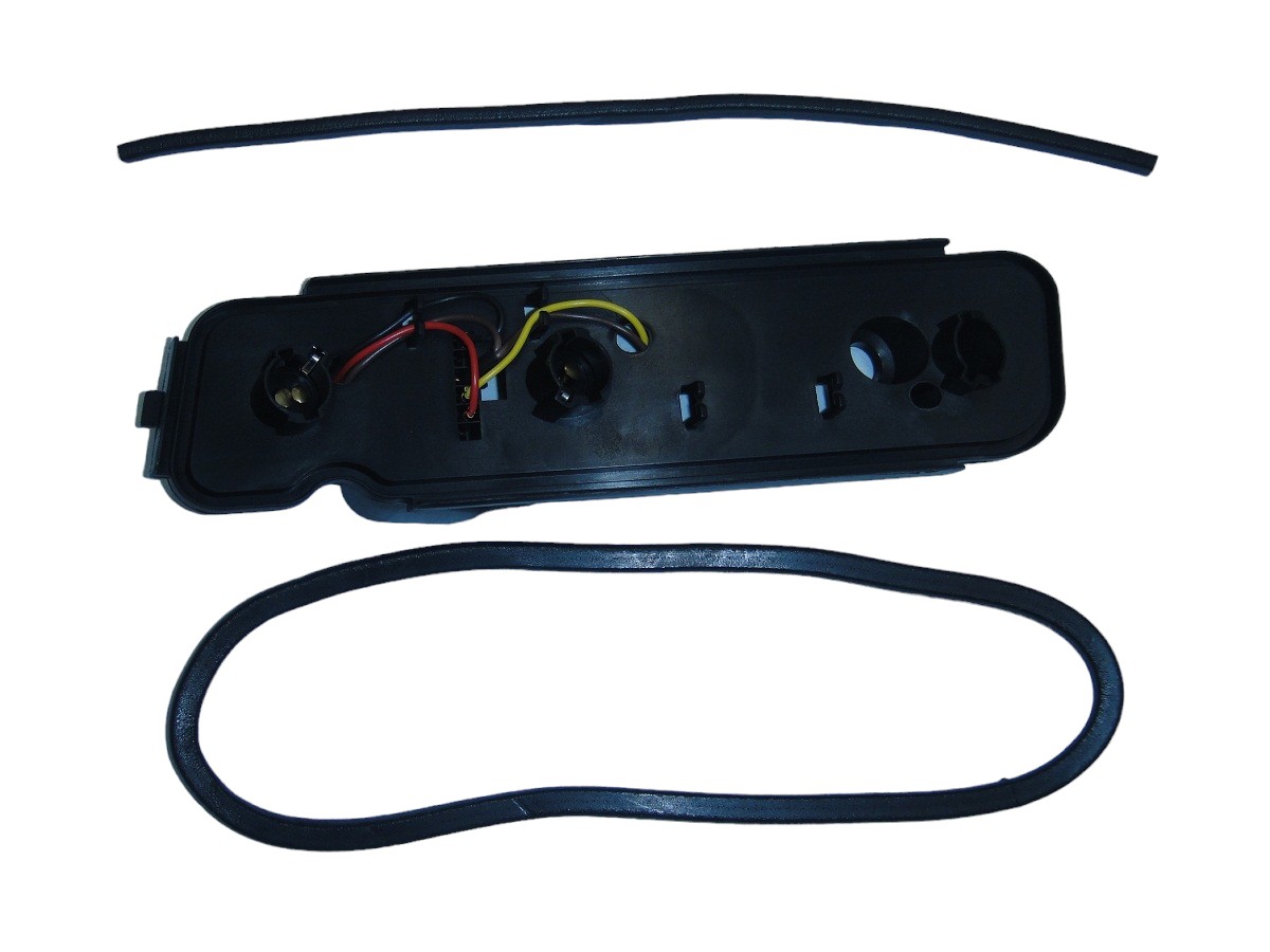PORTA LAMPARA FARO TRASERO IZQUIERDO CHEVROLET CELTA 01/06