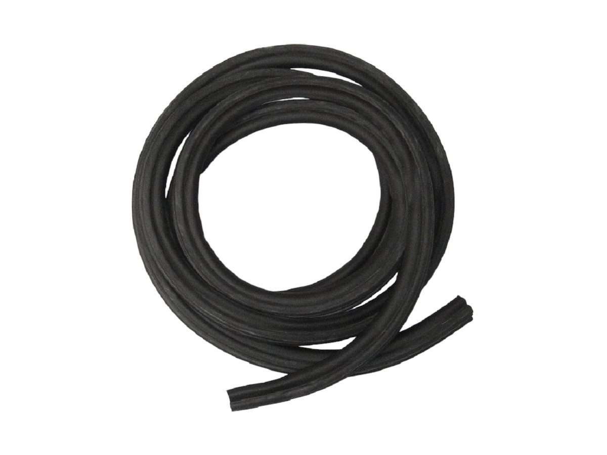 GOMA TAPA BAUL CHEVROLET CORSA SEDAN 98/ ( HAY QUE CORTAR)