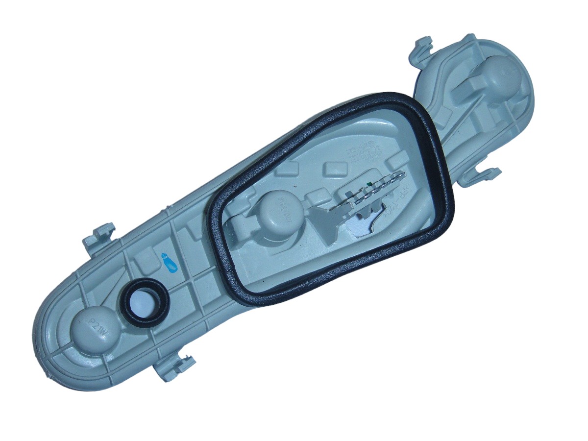 PORTA LAMPARA FARO TRASERO DERECHO CHEVROLET CELTA 2007/