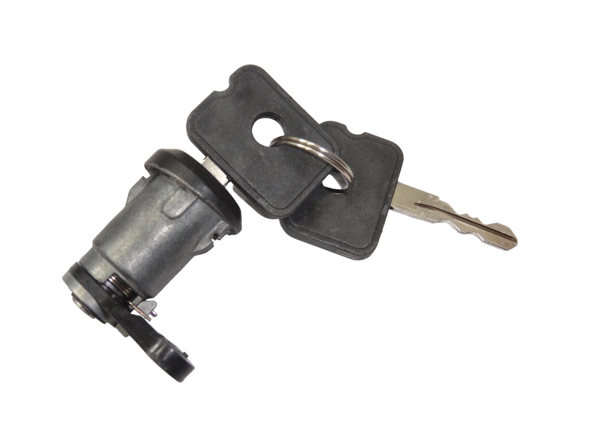 CILINDRO PUERTA IZQUIERDA CHEVETTE  NEGRO (CON LLAVE)