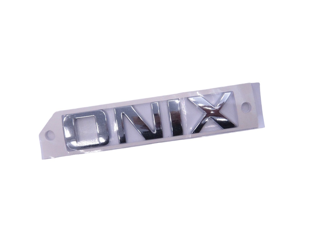 EMBLEMA TAPA TRASERA”ONIX” CHEVROLET ONIX