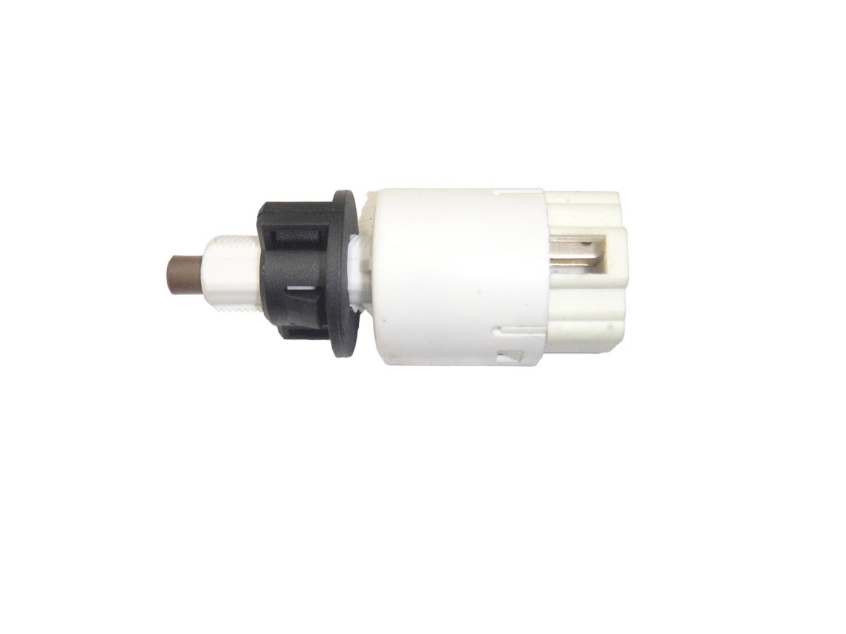 INTERRUPTOR LUZ FRENO*JMC N720/N800 (4D24/4D30)